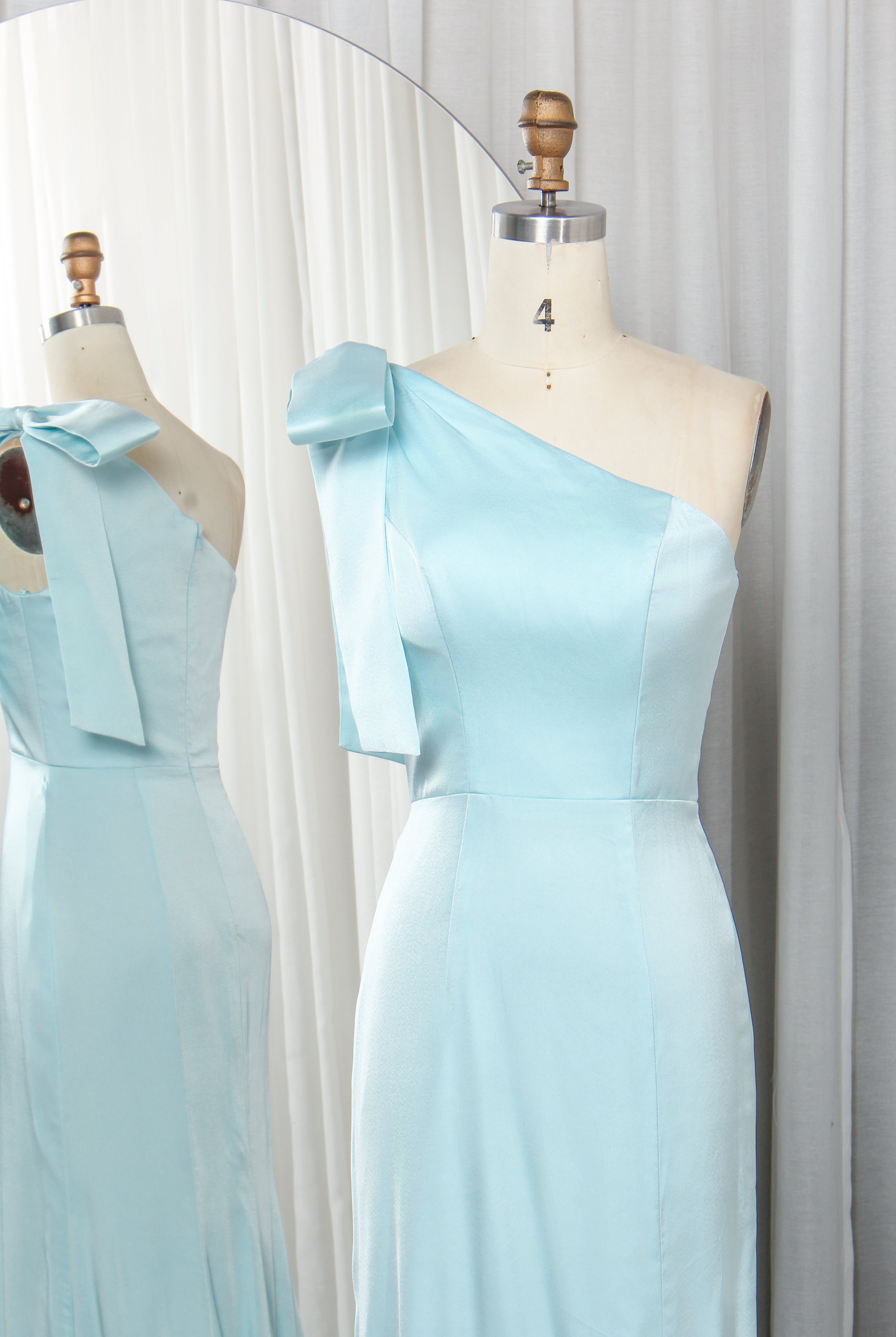 One-Shoulder Bow Satin Prom Gown with Slit – TFB6002