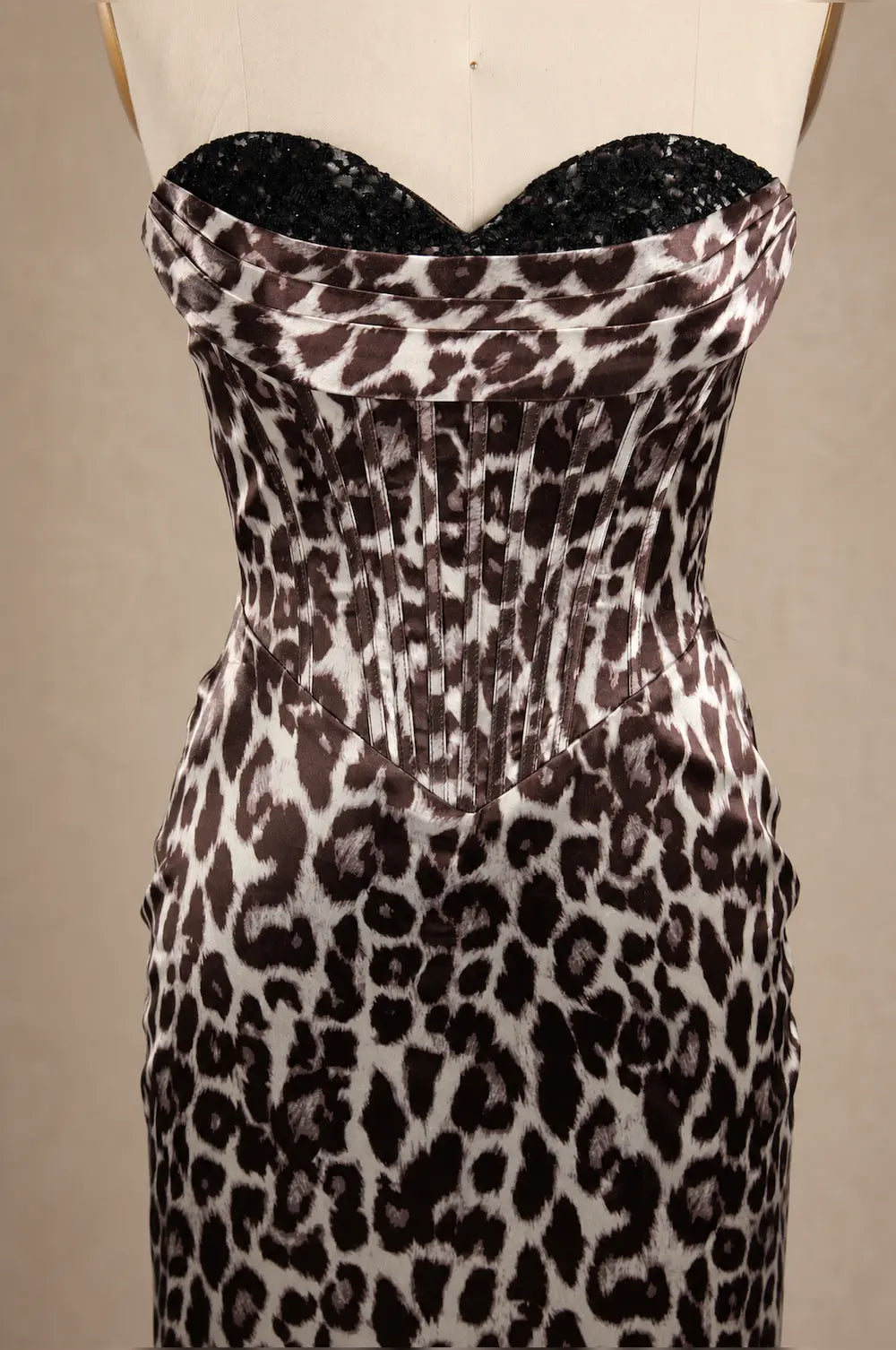 Leopard print corset-style maxi dress bodice with sweetheart neckline
